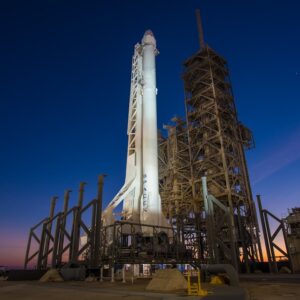 Photo Space-saving mirror