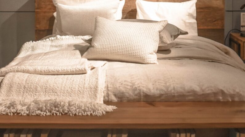 Photo "How Can I Create a Harmonious and Peaceful Bedroom Design for Better Sleep?"