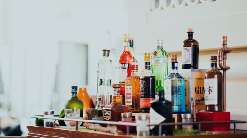 Photo "What Are the Best Practices for Designing a Home Bar or Entertainment Area for Hosting Guests?"