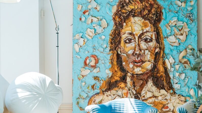Photo "What Are Some Creative Ways to Incorporate Art and Decor into Interior Design?"