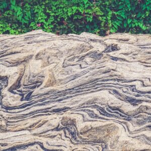 Photo "What Are the Best Practices for Incorporating Natural Elements Like Wood and Stone into Interior Design?"