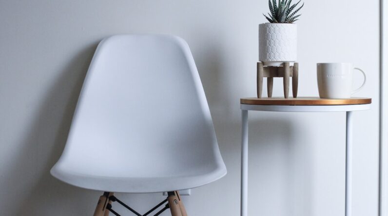 Photo Minimalist furniture